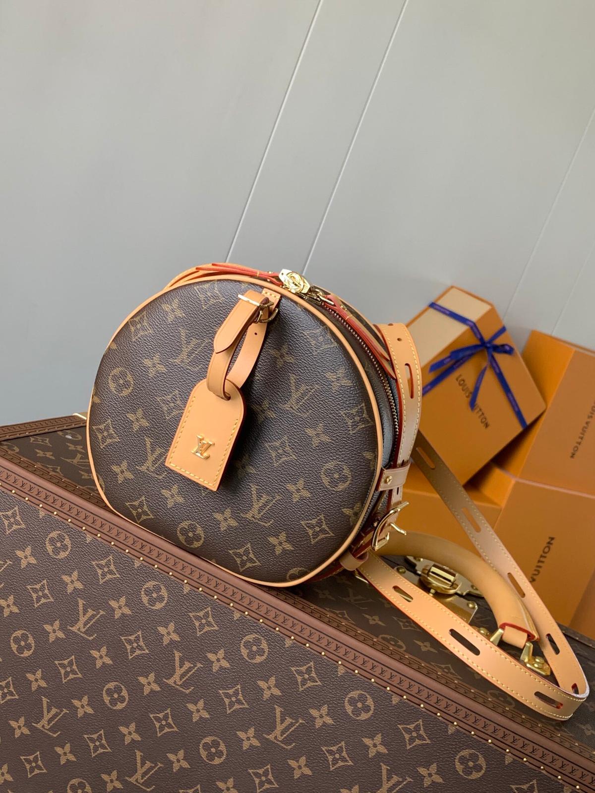 Louis Vuitton (Boite Chapeau Souple MM Monogram)