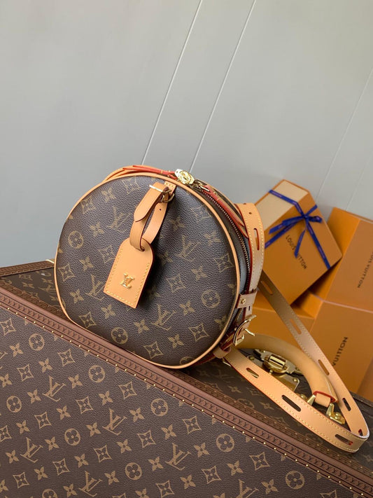 Louis Vuitton (Boite Chapeau Souple MM Monogram)